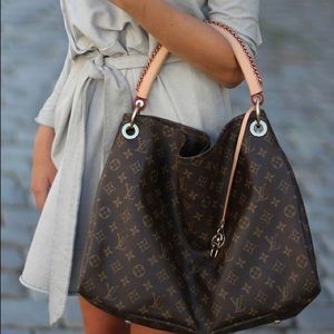 NEW Artsy MM Monogram
